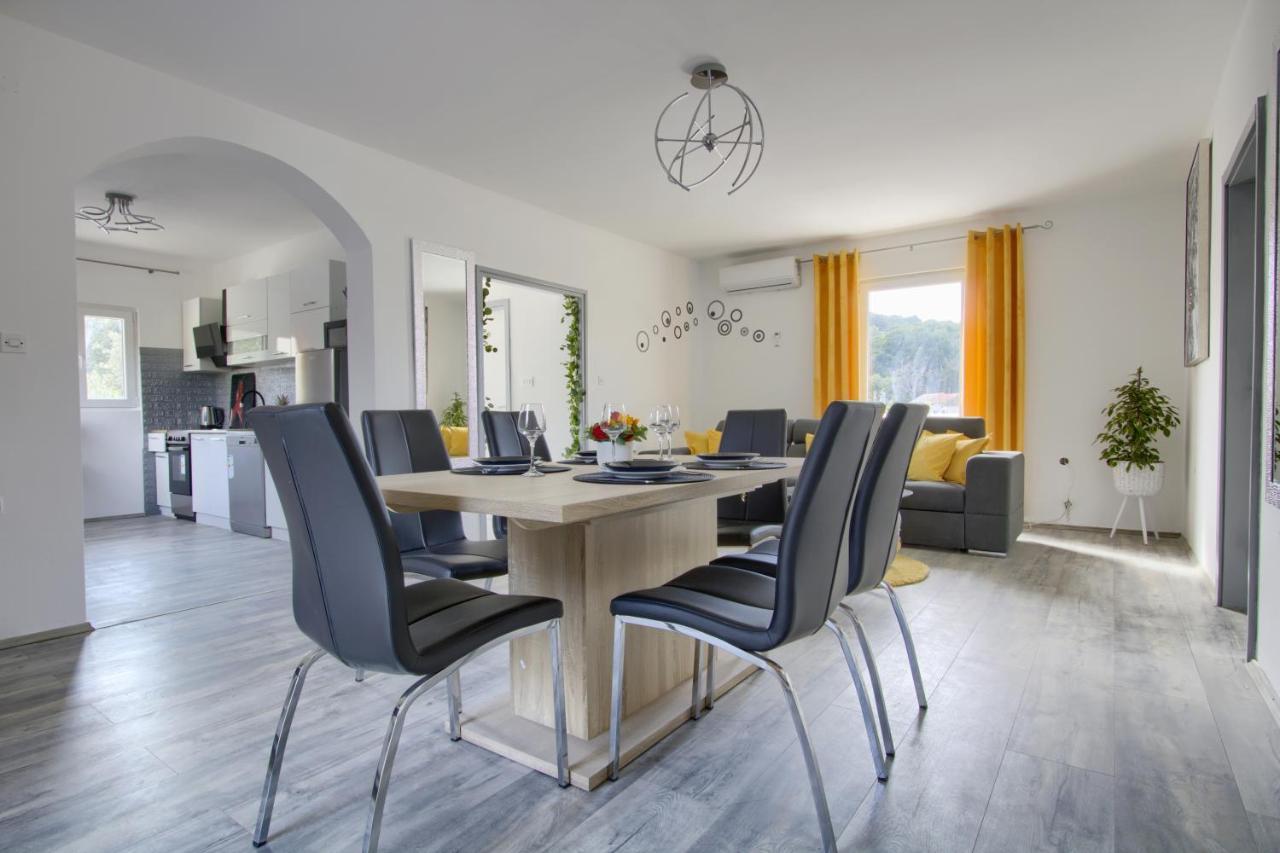 Delux Apartments Villa Mihaela Banj Luaran gambar